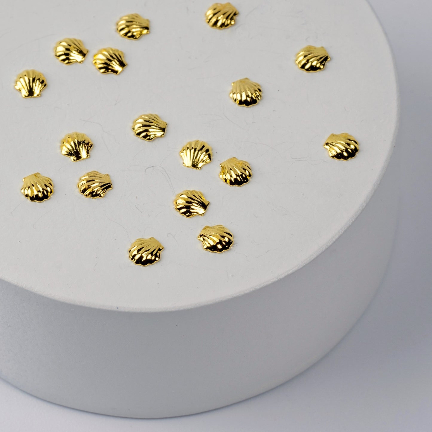 Gold Clamshell Charm Small
